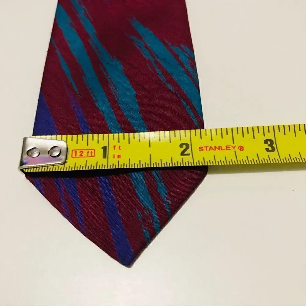 Vicky Davis New York The Drive Golf Club Tee Ball Vintage Novelty Necktie